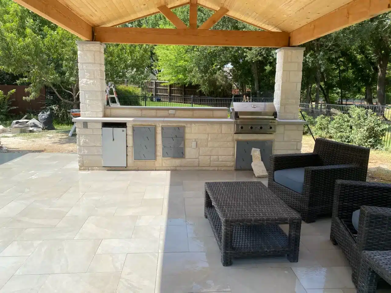 Outdoor kitchen and relaxation area